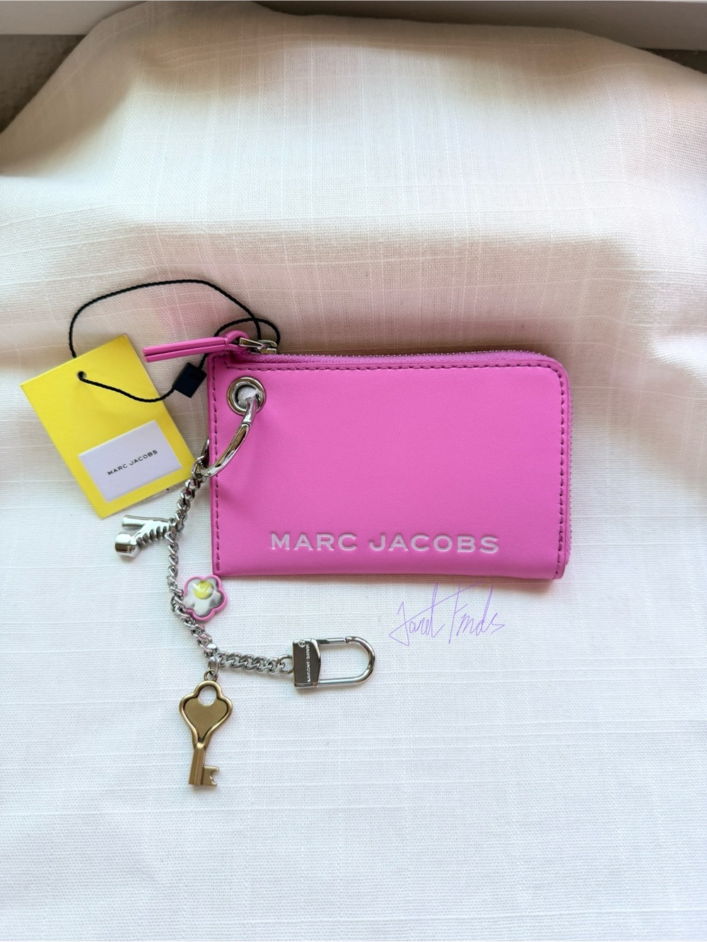NWT 🎀 Marc Jacobs The Top Zip Charm Wallet in Bow Pink